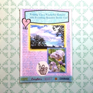 Carte d'anniversaire fleurs lilas et ciel arc-en-ciel - Beau design de panier floral pour de joyeuses célébrations