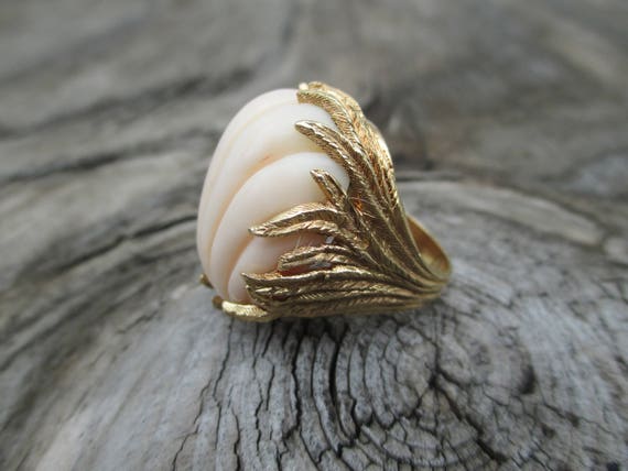 Solid 14K Yellow Gold Pink Coral Cocktail Ring St… - image 4
