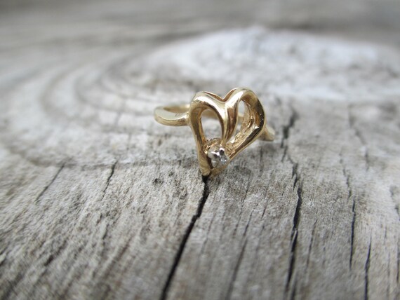 Solid 14K Yellow Gold Diamond Ring Abstract Heart… - image 3
