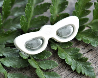 50s-60s Cat Eye Glasses Brooch | Off White Coke Bottle Glasses | Resin, Plastic Lapel Pin | Gift for Her/Him | Optometrist Gift | Pin-up