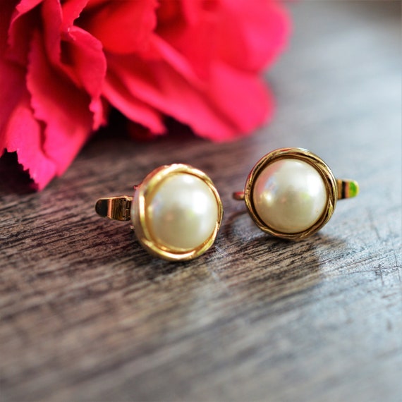 80s Gold Faux Pearl Clip On Earrings | Gold-tone … - image 2