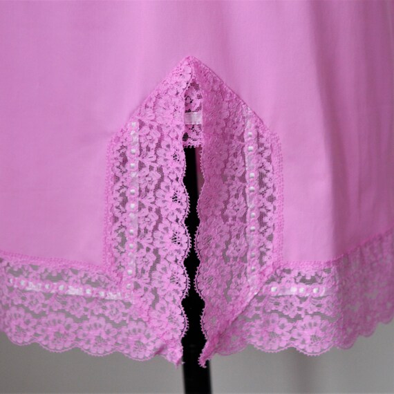 Unique 60s Pink Lace Half Slip with Peekaboo Deta… - image 3