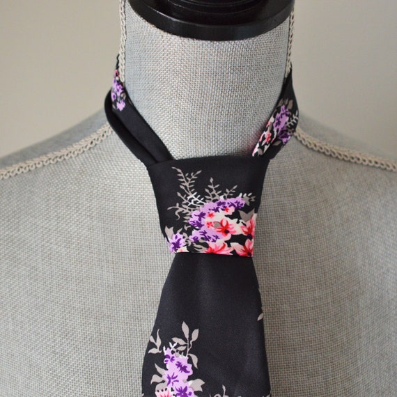 Vintage 70s Floral Necktie - Cherry Blossoms, Lave