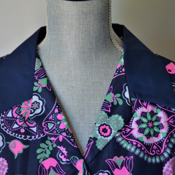 70s Floral Sleeveless Shirt Dress with Bold Colla… - image 4