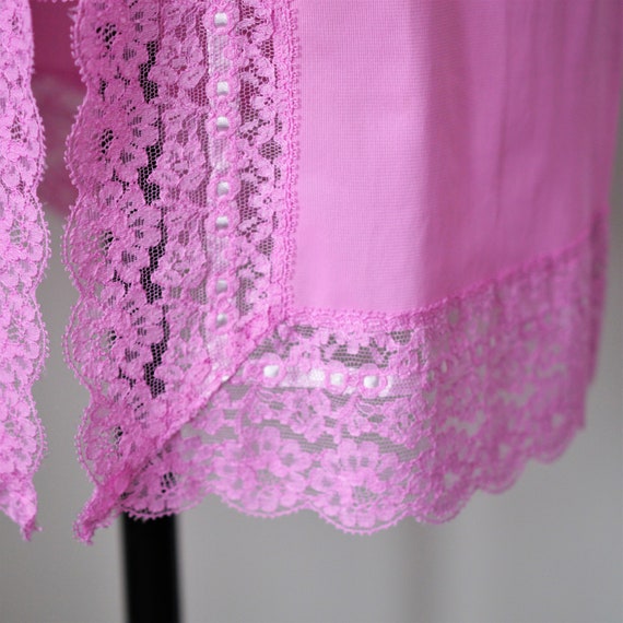 Unique 60s Pink Lace Half Slip with Peekaboo Deta… - image 4