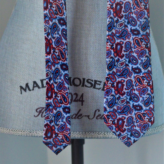 90s Silk Grey Paisley Necktie | Made in Italy | P… - image 3