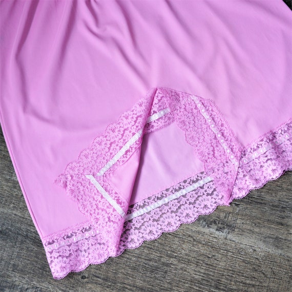 Unique 60s Pink Lace Half Slip with Peekaboo Deta… - image 10