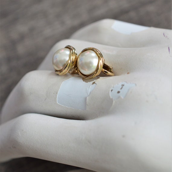 80s Gold Faux Pearl Clip On Earrings | Gold-tone … - image 8