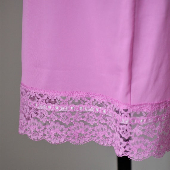 Unique 60s Pink Lace Half Slip with Peekaboo Deta… - image 5