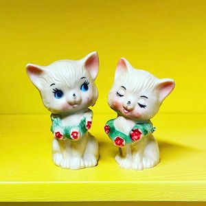 Vintage Plastic Miniature Kitty Cat Couple Figurines