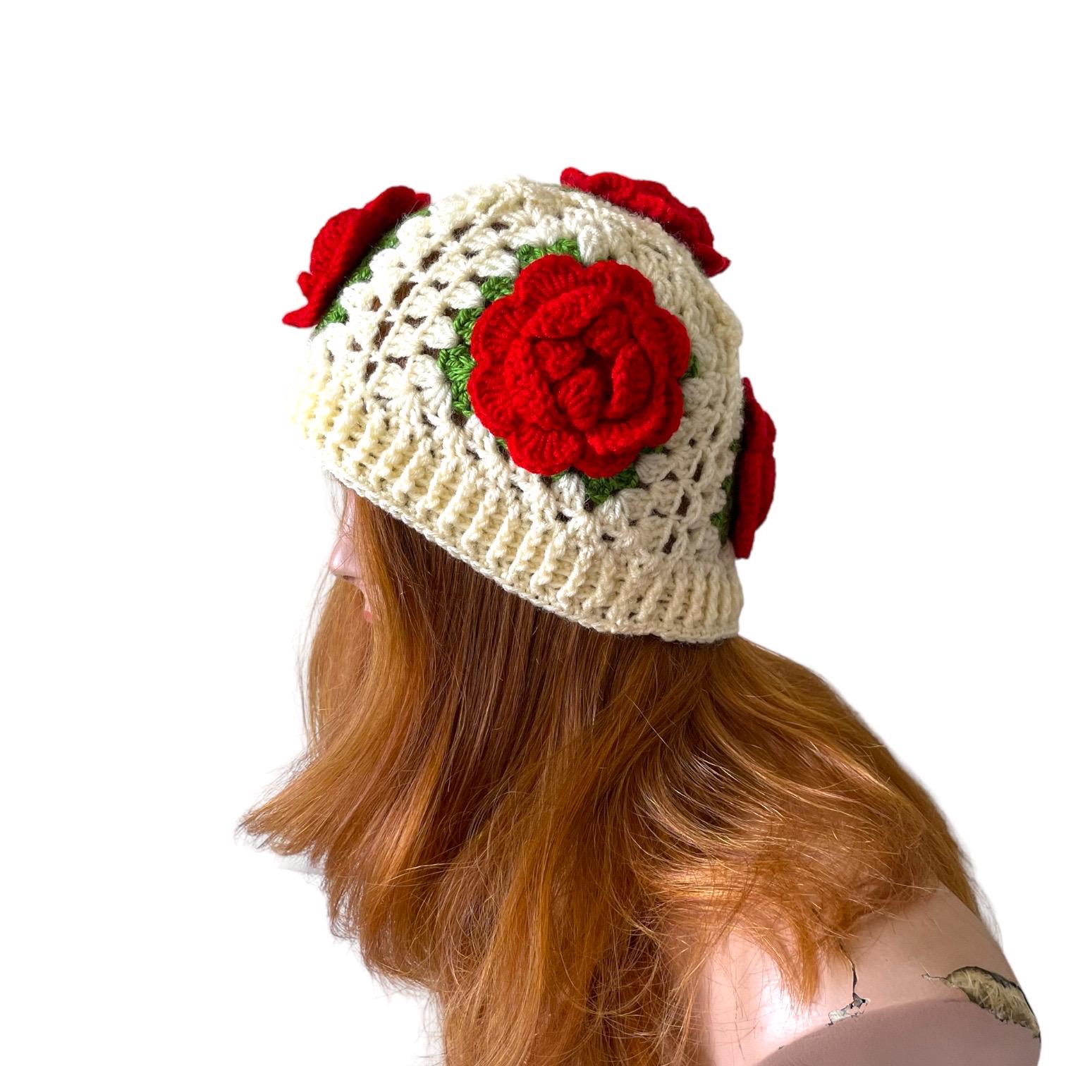 帽子 FETICO HAND-KNITTED ROSE BEANIE Crochet Rose Beanie: Handmade Granny Square Flower Hat Handmade
