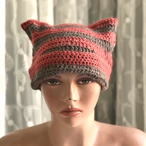 Czapka z uszami kota, czapki zimowe unisex, czapka z kotem szydełkowana, czapka z kotem, pomysły, słodka czapka, czapka w paski szydełkowana na prezent na dzień matki