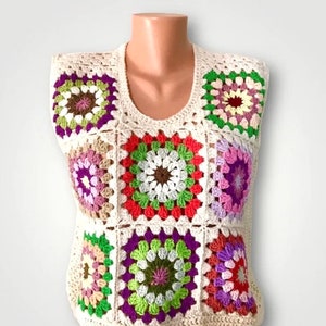 Colete suéter unissex Grandma Square, colete unissex de patchwork em crochê, colete curto boho feito à mão, blusa colorida para festivais, presente único