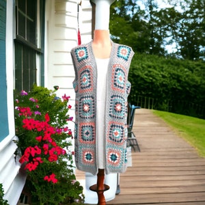 Chaleco de abuela cuadrado de crochet hecho a mano: chaleco largo de patchwork para festivales