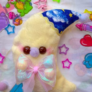 Charm de sac peluche fait main Chonky Moon pastel