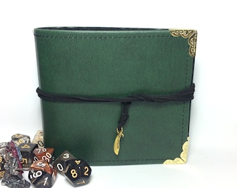 Zielona Księga Zaklęć- 48/100 Kart- Dungeons and Dragons