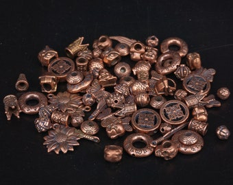 Charme d'espacement rond en cuivre antique de style aléatoire, perle en métal en vrac, découverte de perles de charme de style multiple