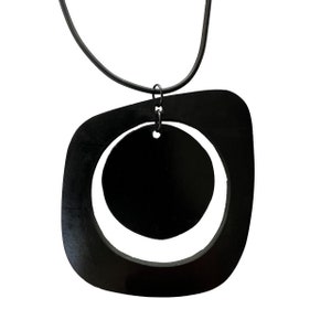 Collar ecológico negro con estilo contemporáneo / Caucho reciclado / Regalo hecho a mano / Largo ajustable / Joyería artística retro de gran tamaño
