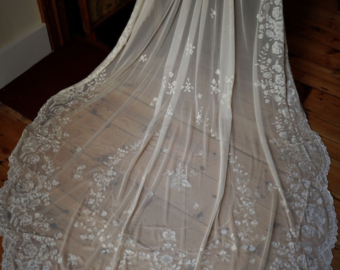 Hand Embroidered Silk Lace Wedding Veil Bridal Veil Etsy