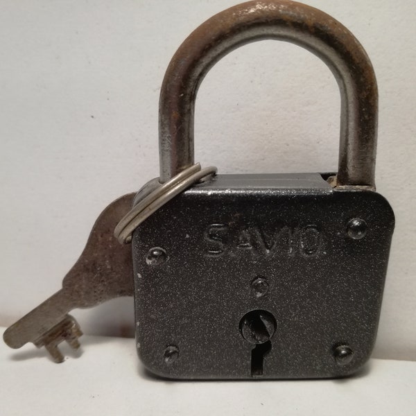 Old padlock SAVIO collection - ITALY origin  @ Vintage @ Old Padlock – Altes Vorhängeschloss – Antiguo Candado - Ancien cadenas