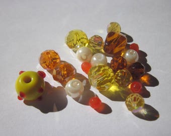 22 glass beads round and Oval 4 to 13 mm (F0)