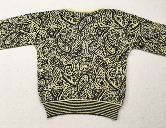 1980's, sweater in pale yellow and black, paisley… - image 10