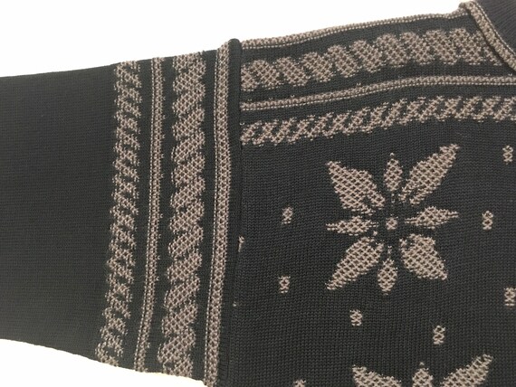 1980's, wool blend, ski sweater, in black and mau… - image 5
