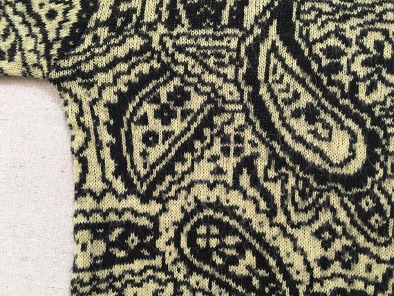 1980's, sweater in pale yellow and black, paisley… - image 5