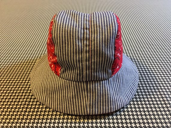 1970's, tie-back, sun hat, in blue and white, engi