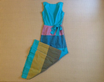 1960er Jahre, ärmellos, Canvas, Maxikleid, in türkis, lavendel, kobalt, und chartreuse streifen, Frauen Größe XS