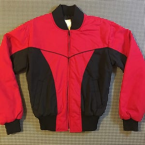 1980, dünn gepolsterte, leicht, ski Jacke in schwarz und rot, Herren klein
