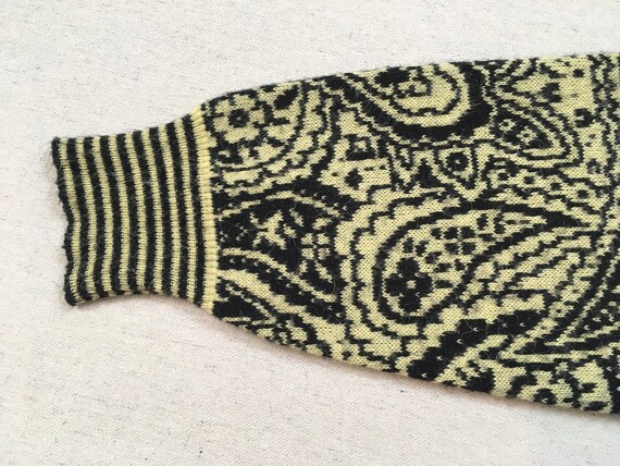 1980's, sweater in pale yellow and black, paisley… - image 9