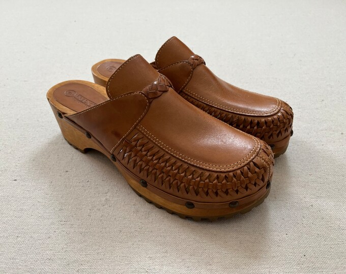 woven leather clogs