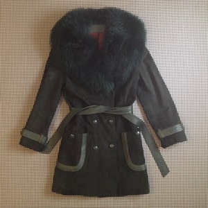 1970&#39;s, soft suede, belted jacket, with giant furry collar, in dark green, Women size Medium