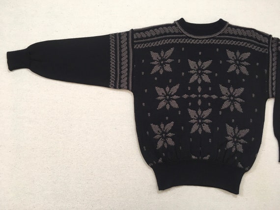 1980's, wool blend, ski sweater, in black and mau… - image 9