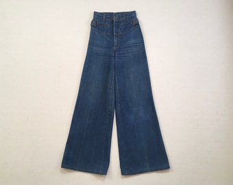 1970er Jahre, hohe Taille, nackter Rücken, breite Flare Leg Jeans von h.i.s.