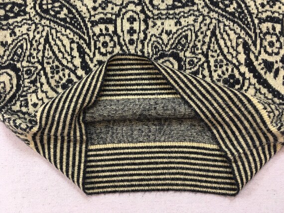 1980's, sweater in pale yellow and black, paisley… - image 7