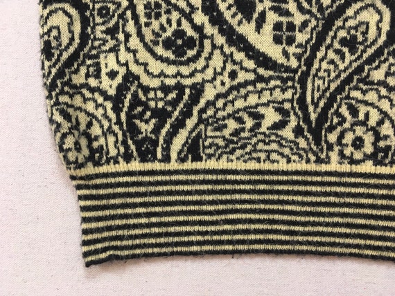1980's, sweater in pale yellow and black, paisley… - image 6