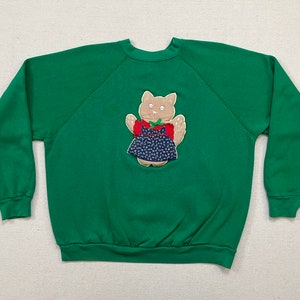 1980&#39;s, sweatshirt in green, with puffy cat in blue flowered dress