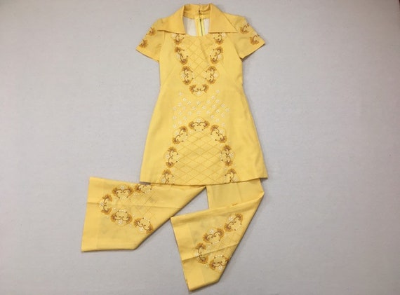 1970's, collared tunic top, and flare leg pants ou
