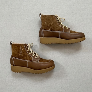 1970&#39;s, thick rubber soled, sheepskin suede boots in tan by Dexter, Women&#39;s size 8M
