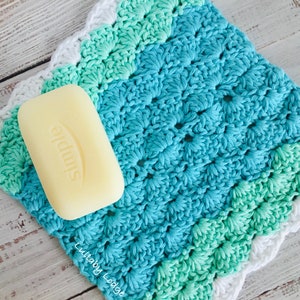 Crochet Washcloth pdf pattern,  make this pretty crochet spa cloth,  Digital download...