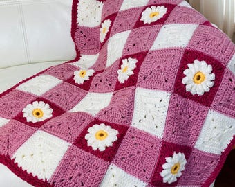 Crochet Pattern & Video Tutorial to Make a Gingham and Daisy Granny Square Baby Blanket, Includes 3 Size Options, Digital Download