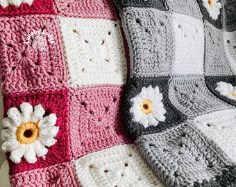 PDF PATTERN -  Make this pretty Gingham & Daisies crochet granny squares baby blanket - Flower motifs - Instant digital download...