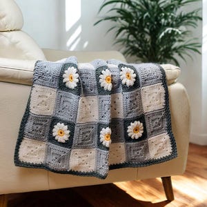 Gingham and Daisies Granny Squares Baby Blanket Crochet Pattern, 3 sizes, Flower Motifs, Floral Design Afghan