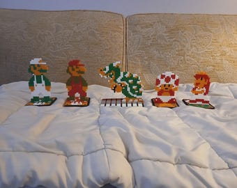 Super Mario perler standees