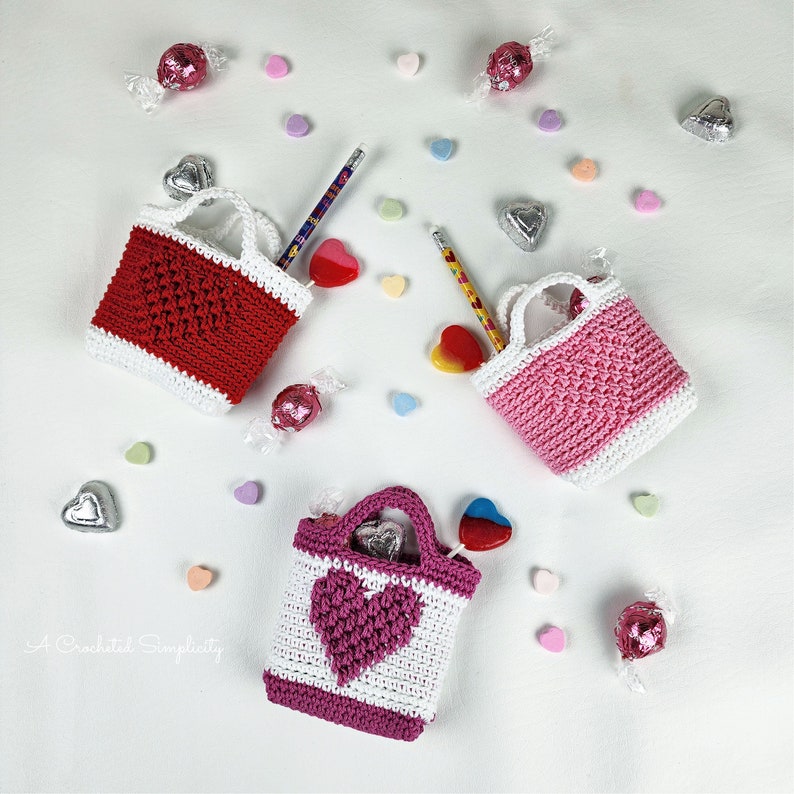 Crochet Treat Bag Pattern, Valentine's Day Treat Bags for Kids, Valentine Crochet Pattern, 18 Doll Bag Pattern, Crochet Gift for Classmates image 4