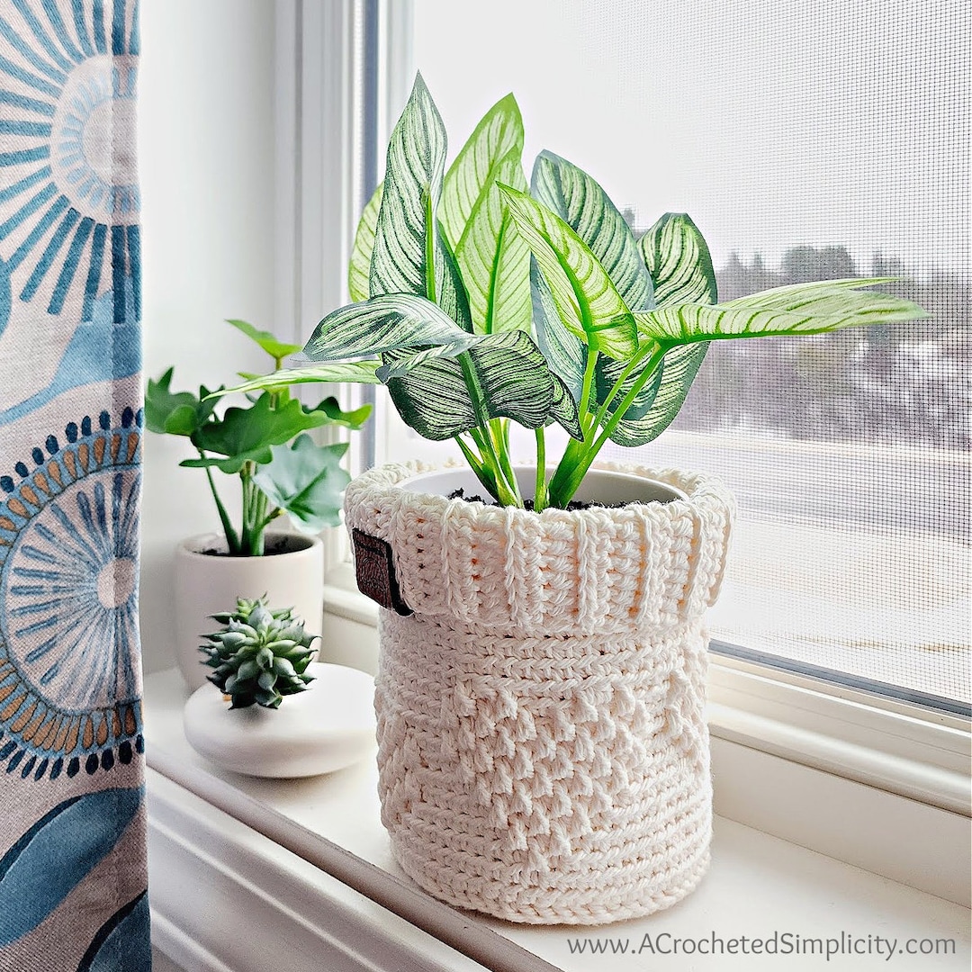 CROCHET Plant Pot Cover Pattern: Hearts Full of Love Crochet