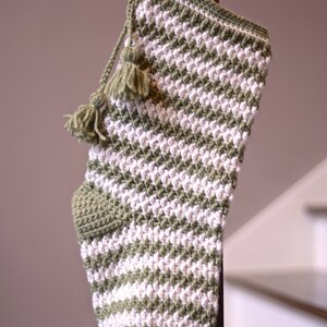 Crochet Pattern: Jolly Textures Christmas Stockings image 3