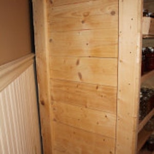 Stand Alone Canning Pantry Cabinet Plans Using Pallets or Standard Lumber imagem 3